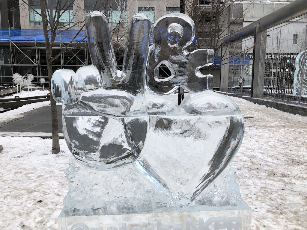 Love & Peace ice sculpture

