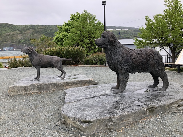 Our Newfoundland and Labrador Dogs sculptures by sculptor Luben Boykov